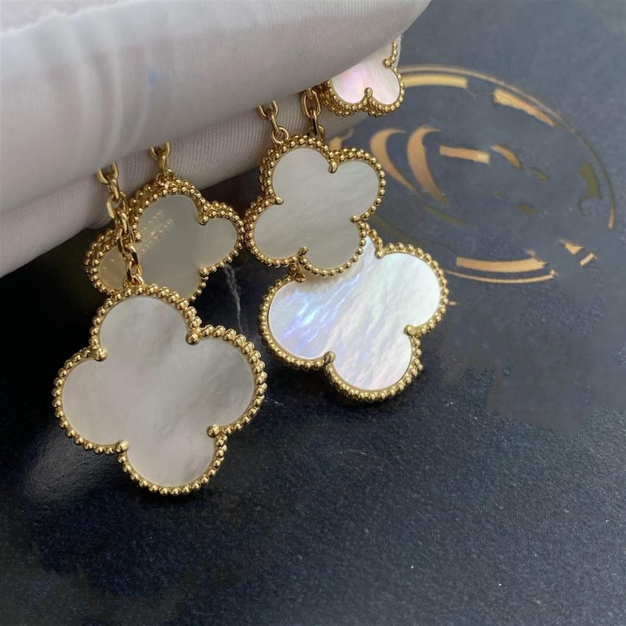 [Avelora Jewelry ]CLOVER EARRINGS WHITE MOP 4 MOTIFS GOLD