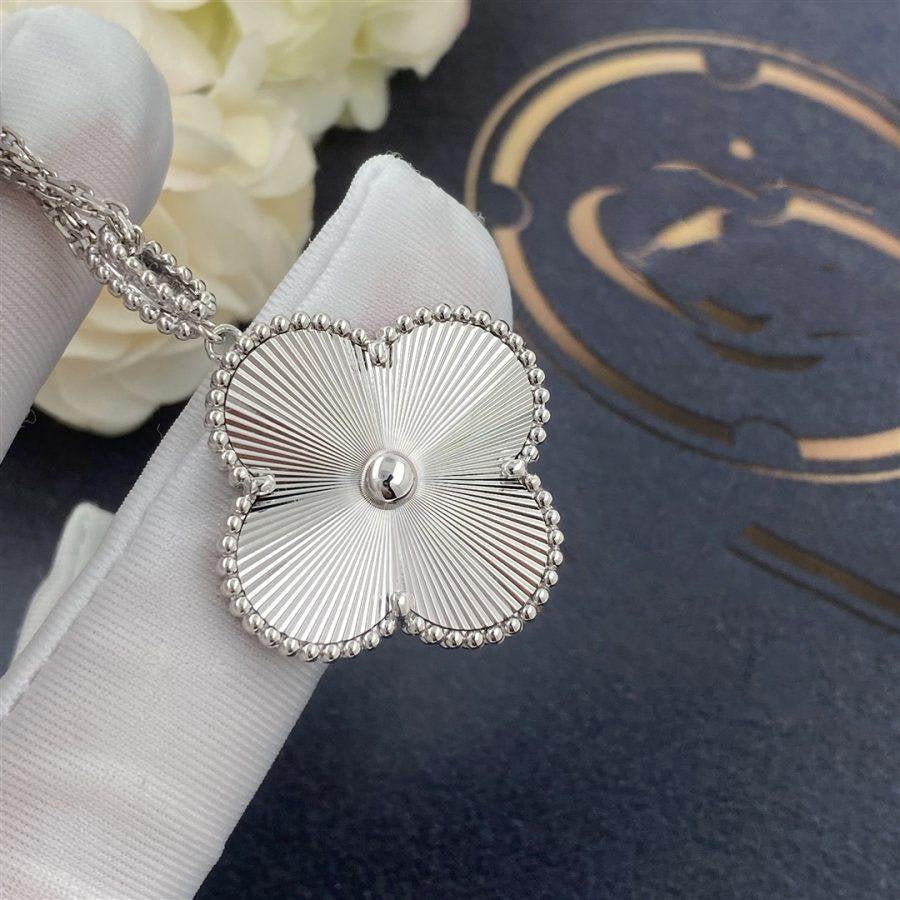 [Avelora Jewelry ]CLOVER 25MM SILVER BIG CLOVER NECKLACE
