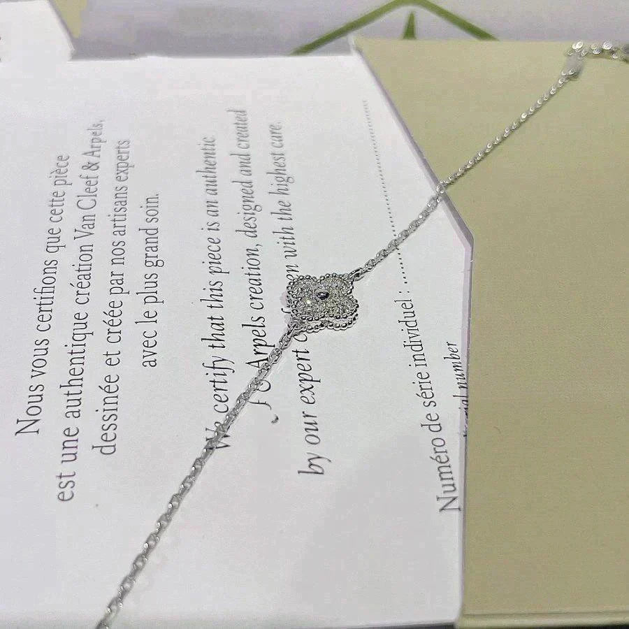 [Avelora Jewelry ]CLOVER  SINGLE FLOWER BRACELET SILVER