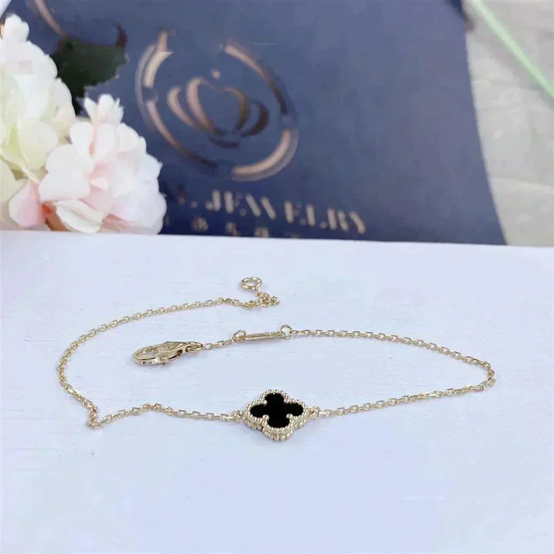 [Avelora Jewelry ]CLOVER ONYX SINGLE FLOWER BRACELET