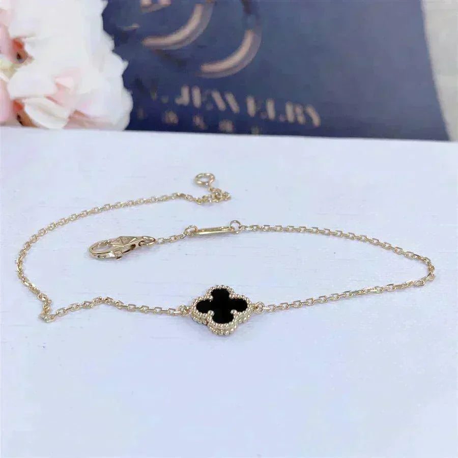 [Avelora Jewelry ]CLOVER ONYX SINGLE FLOWER BRACELET