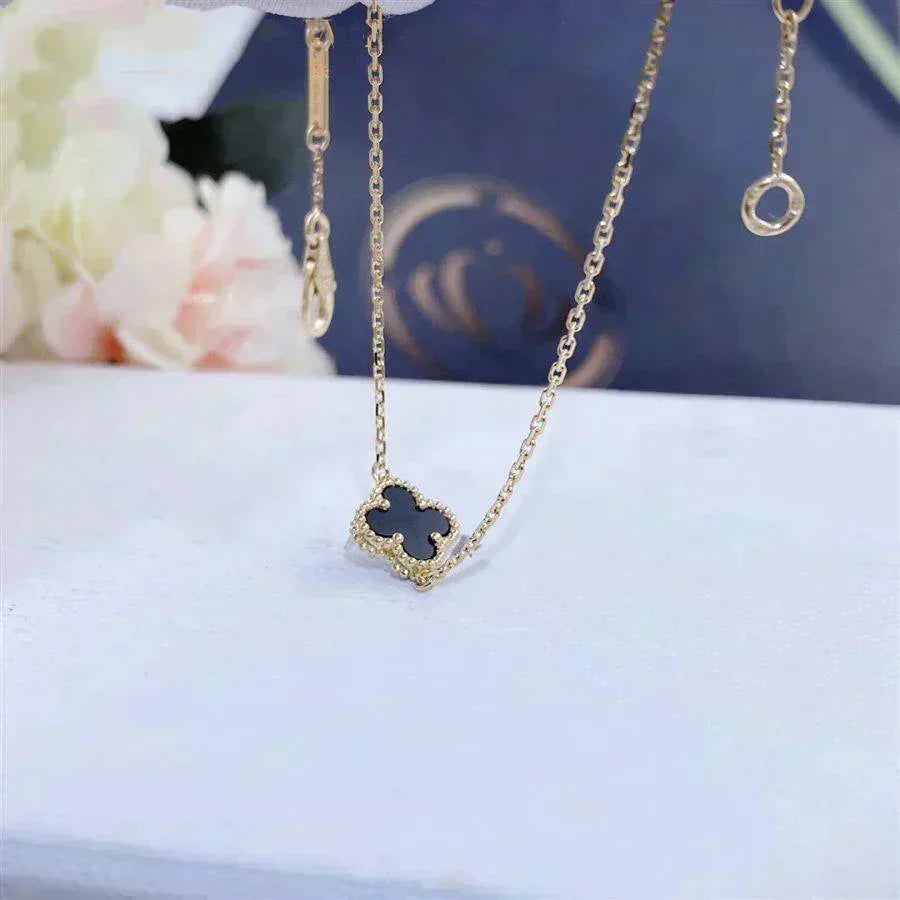 [Avelora Jewelry ]CLOVER ONYX SINGLE FLOWER BRACELET