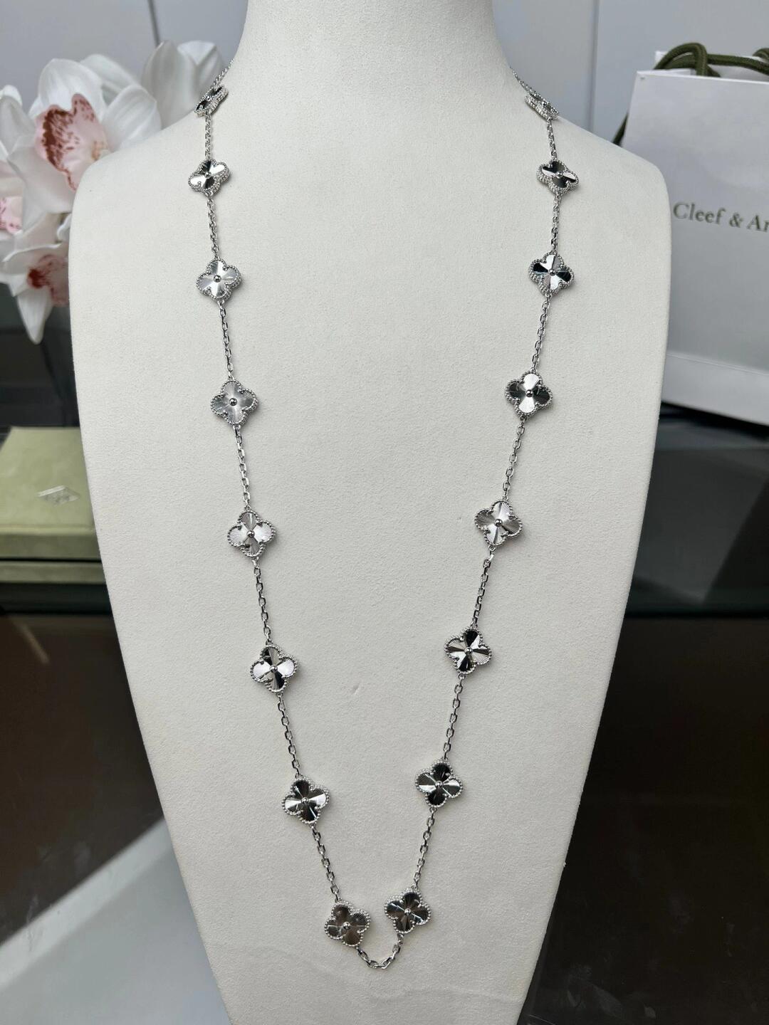 [Avelora Jewelry ]CLOVER 20 MOTIFS  LASER SILVER