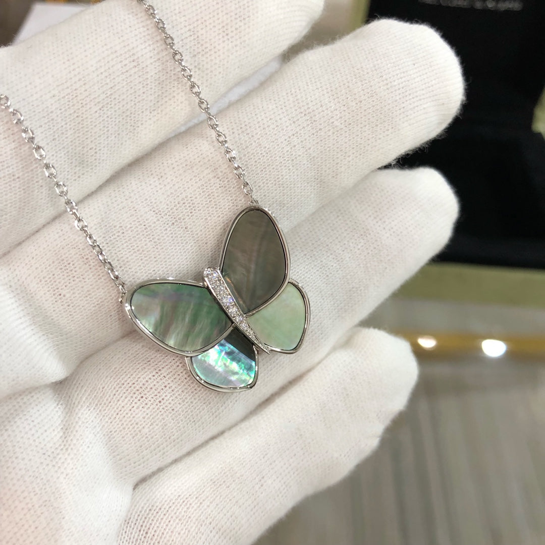 [Avelora Jewelry ]LARGE BUTTERFLY SILVER PENDANT DIAMOND NECKLACE