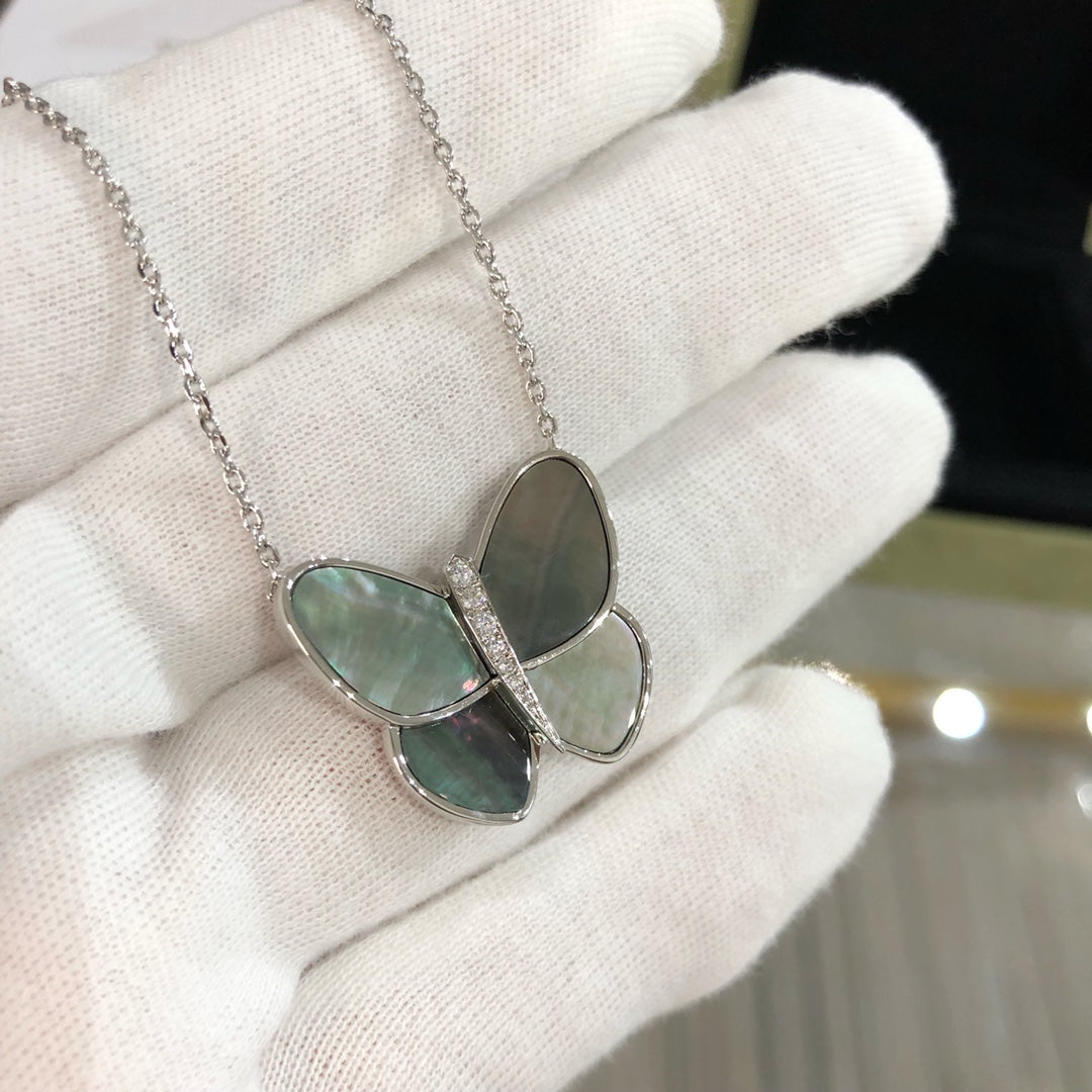 [Avelora Jewelry ]LARGE BUTTERFLY SILVER PENDANT DIAMOND NECKLACE