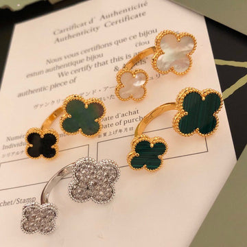 [Avelora Jewelry ]CLOVER BETWEEN THE FINGER RING