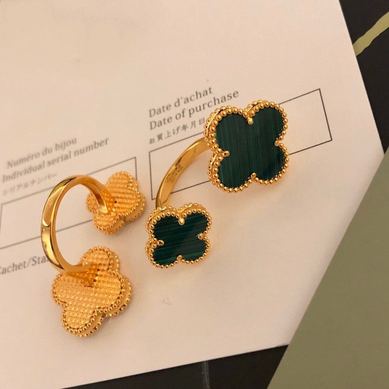 [Avelora Jewelry ]CLOVER BETWEEN THE FINGER RING