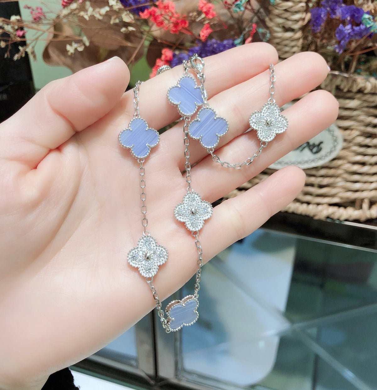 [Avelora Jewelry ]CLOVER 10 MOTIFS CHALCEDONY DIAMONDS SILVER NECKLACE