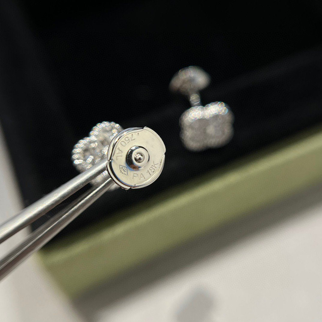 [Avelora Jewelry ]CLOVER MINI DIAMOND STUD EARRINGS