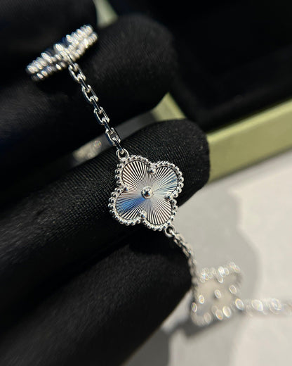 [Avelora]LUCKY CLOVER 5-MOTIF BRACELET - LASER COLLECTION