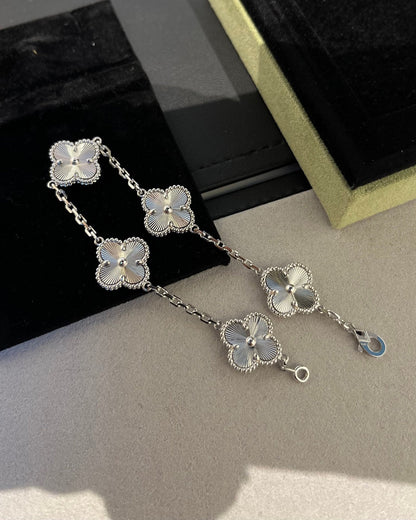 [Avelora]LUCKY CLOVER 5-MOTIF BRACELET - LASER COLLECTION